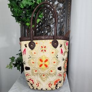 Vintage straw floral tote bag